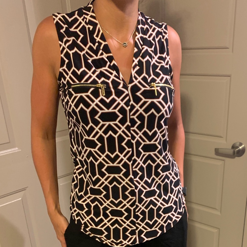 Print sleeveless blouse
